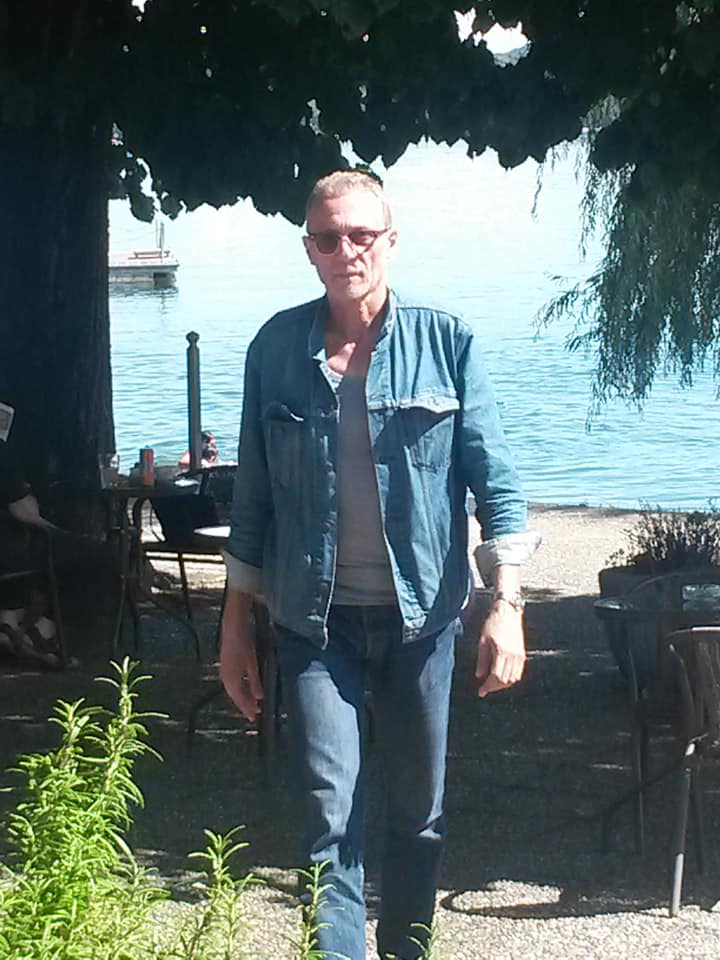 Michel Vigné au bord du lac